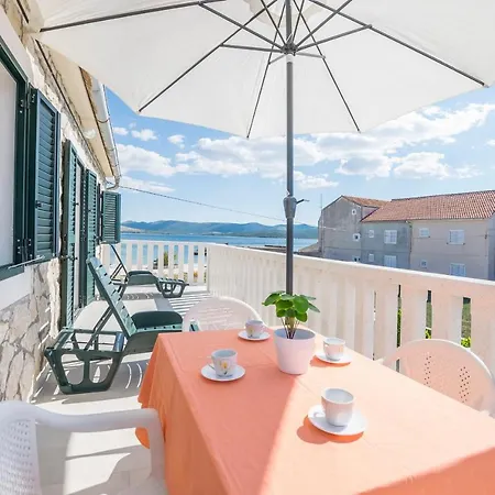 Island Sun Terrace *