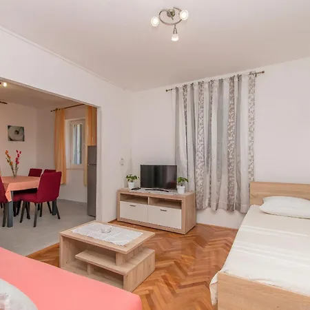 Island Sun Terrace Daire