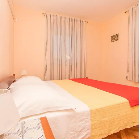 Daire Island Sun Terrace Krapanj
